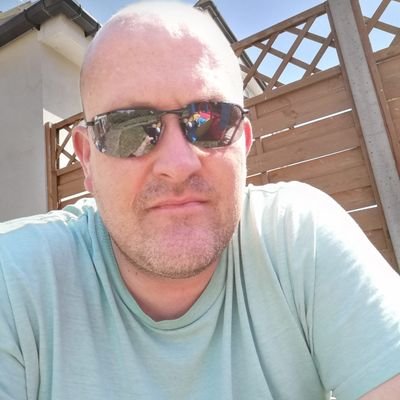 I'm Lee from the UK 🇬🇧 I'm 38 looking to make new friends here I'm a big wwe fan and horror fan