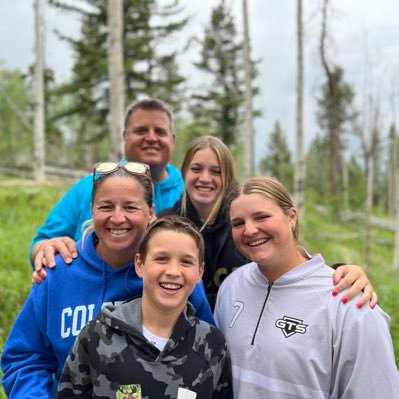 Dedicated Mom to Madison (Softball), Makenna (Soccer), & Chase (Baseball/Football). I teach Moms how to work on their health while working in this chaotic life!