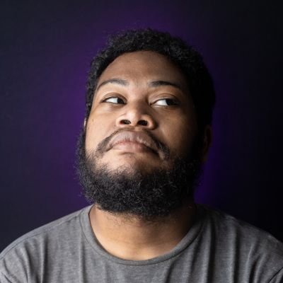 Nomeado pela Forbes como um dos 100 Comediantes mais desconhecidos da história.
Comediante |
Iniciante em RPG |
TDAH |
NMP |
Bissexual🏳️🌈