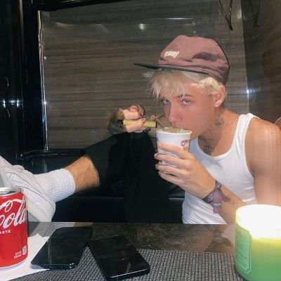 nadenxsnc's profile picture. won't be active unless I need a tweet or vid lmao