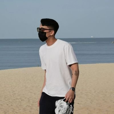 tarot_nic's profile picture. _Personal space_
. 
BTW I'm an Architect+Interior Designer+Singer+Barista+Bartender+Tarot Reader
✨IG: tarot_nic
✨Wechat: yiyangSSM1314