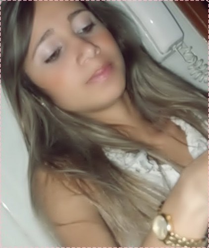 Mineira,ariana,Cruzeirense,apaixonada e futura engenheira de alimentos..!