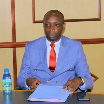 Homme Politique, Président de L'Association des Jeunes des Neuf Provinces du Gabon. 

Engagé  à  participer  au développement  du Gabon  et de la Jeunesse.