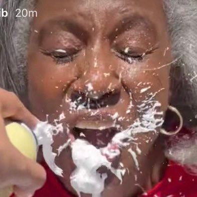 Battyhol3's profile picture. 