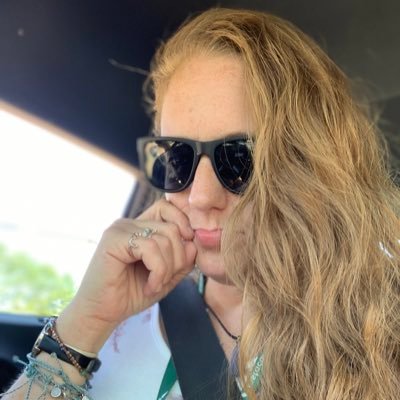 LUVtoDONNIE_W's profile picture. A mama  #love Music,family,#DMB #NKOTB #BHLOVE #5BrothersANDAmillionSisters