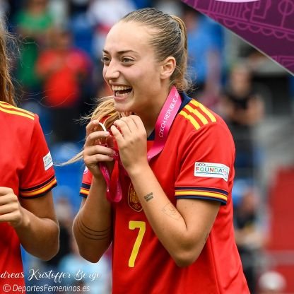 No quiero que te vayas te di todas mis armas. Hasta el final vamos real🤍 Ornella, Olga y Toletti⚽