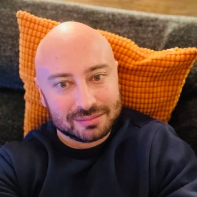 Hertfordshire, UK. Eating and drinking professional. Lover of all sports. Gym goer 🇬🇧🇿🇦🏳️🌈
