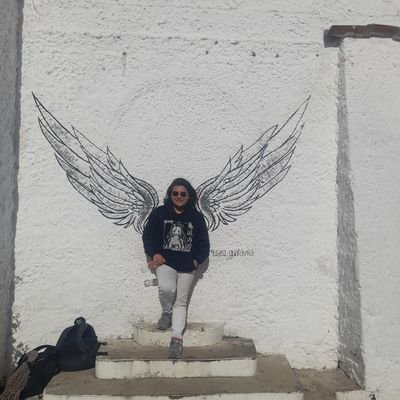 Liinatsu's profile picture. Allá donde los árboles se ven en los tejados