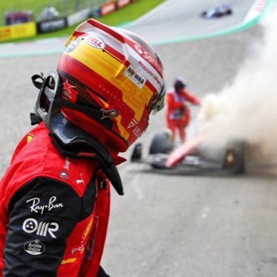 Carlos Sainz looking at things