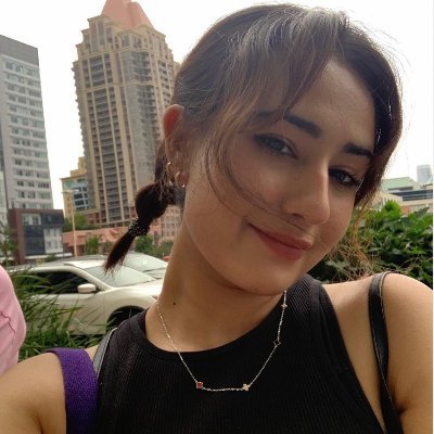 yaitssheena's profile picture. 9-5er turned aspiring coder 🌟 I like photography, dogs & being curious.