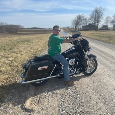 A_Blank14's profile picture. it ain't about the years, it's about the miles and memories sc// austinblank14