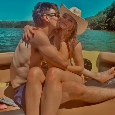 ivajadynn's profile picture. @tj17russell💛