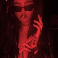Queen (@ic0nicbetch) 's Twitter Profile