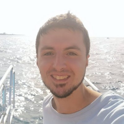 Proper pare primerenc d'un nen. Independentista i d'esquerres. Desenvolupador Android