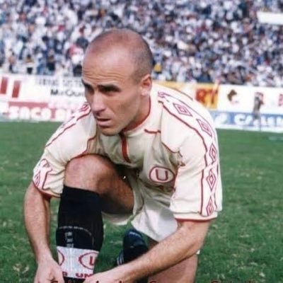 27 veces campeón del fútbol peruano | De la cuna hasta el cajón, Universitario es mi pasión | Pavos y cagones la misma cojudez.