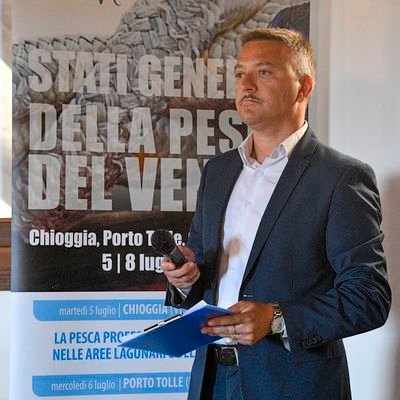 Giornalista | Addetto Stampa | Consigliere Nazionale Unarga - Fnsi | Sommelier Ais e Wset2 | Wine Consultant. Scrivo di economia, cibo e vino.