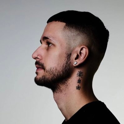 Dj y productor de música electrónica Remember y actual. 50% de Sons Of Hard. El Chapandaz. Universal Music, Blanco & Negro, Addicting. Ex-TrendBeats