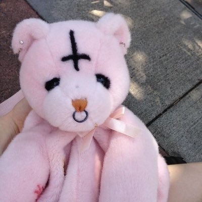 Valerian_404's profile picture. He/They/It : 19yo : Panromantic Asexual