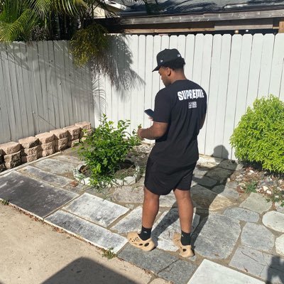 tousiant's profile picture. Rowan University Graduate c/o 21’• BLM ✊🏿 • Jersey⚡️Ig @ tousiant