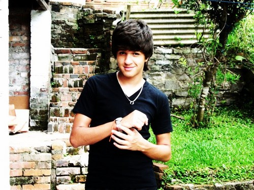 meu, meu e meu. te amo amorzinho *-* / @mirelacaberlon aqui (;