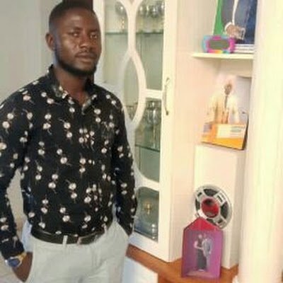 mohamedalphash6's profile picture. Am moderate person