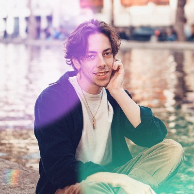 Freelance Motion Designer & Video Editor based in Paris // Open for commissions all over the world