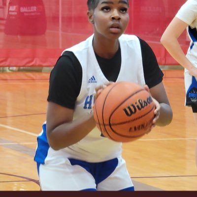 Houston United| C/O 2024| 6.1GPA| 5’8|