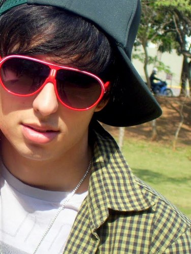 Eu tô honrando minha existência, Sou virginiano, tenho persistência. Tipo um queniano, tenho resistência, Segue ai e conheçe . HACKIADO 2x #ImBigFan