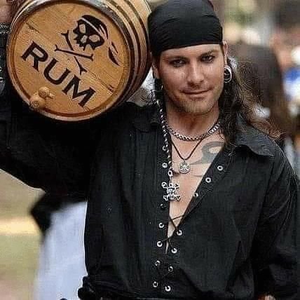 Soy una persona que respeta a todos los pueblos del mundo y me encanta disfrutar de mi vida.