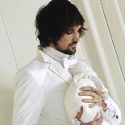 Half fan page for Sergio Pizzorno from @KasabianHQ 💿 Half self talk of other stuff | Also on Instagram https://t.co/oHVAzLcOXX