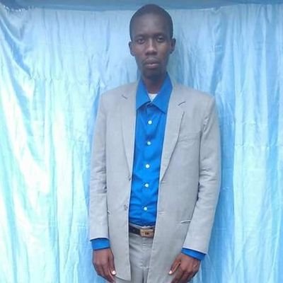 Licencié en Sciences Comptables à l'Université de Technologie d'Haïti(UNITECH). Auditeur à la CSCCA.
