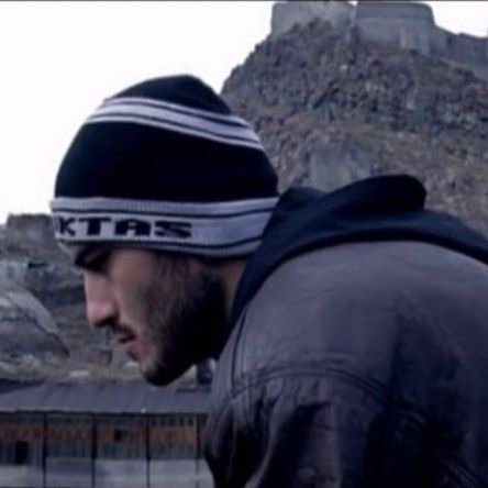 Erenaras09's profile picture. HAYATTA BEŞİKTAŞ🦅🦅🦅
Gün olur, devran döner....