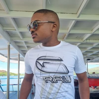 King👑 Handyman👌🏽 Lover❤  Audi😍 🍺
Follow for a follow back