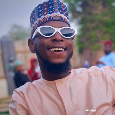 Mum ❤️ Dip. Computer science/Dg Botany📚 Insta: @Yung_haroon. Barça⚽ 15th July🎂 Professional Footballer. Being a Teacher by Accident.