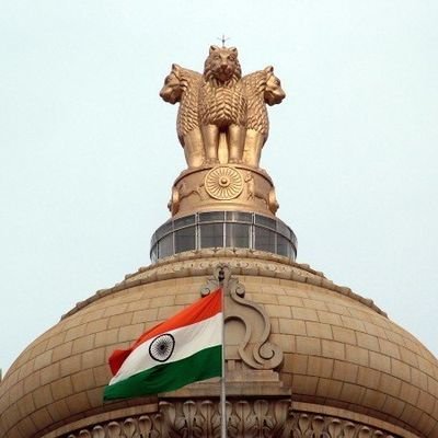 क्या है धर्म, क्या है शास्त्र
इंसानियत ही है सबसे बड़ा ब्रह्मास्त्र..!🤍🌸