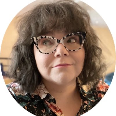 I help writers of the marvelous, fantastical, and strange harness their literary magic. Editor at @BoneParade. Wonder chaser. Reader. Writer. she/her