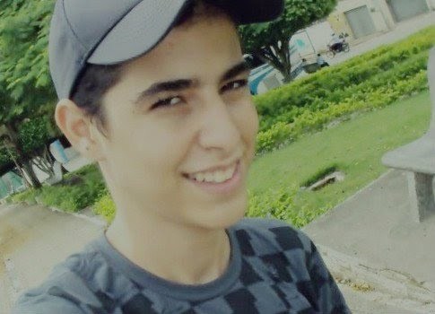 Sagitariano,Lindo,Moreno,Extrovertido,Adoro musicas,17anos,Num bebo e nem fumo,Amoroso,carinhoso,Bipolar,Amo meu twitter,Sou companheiro.e Amigão.