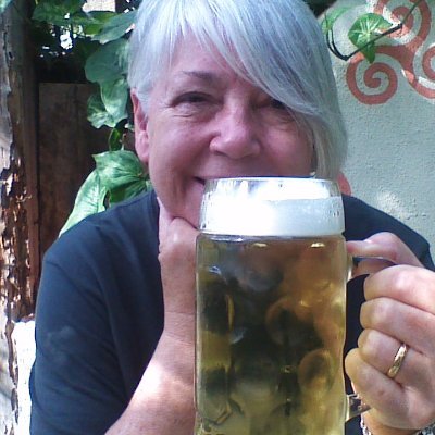 damelarksong4's profile picture. at a loss for words