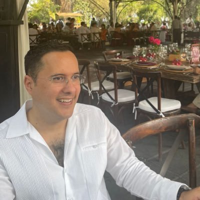En la constante búsqueda de la evolución política a la tecnología social.