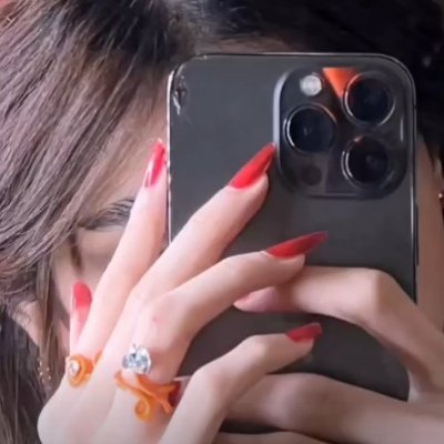 للنصر طريقان يؤديان إليه: براعتك وحماقة عدوك.