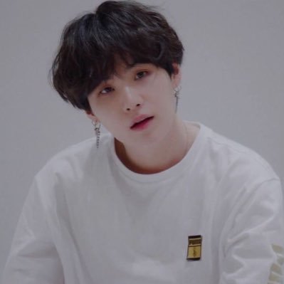 warermelonsuga's profile picture. Wʜᴏ·s ᴛʜᴇ ᴋɪɴɢ﹐ ᴡʜᴏ·s ᴛʜᴇ ʙᴏss﹖ • philosopher, writer, lover of space and the unknown • α