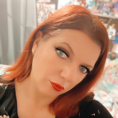 julieasawyer23's profile picture. I stand with ukraine 🇺🇦