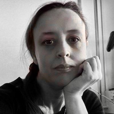 Lover of romantic fiction. #RNA Aspiring author & occasional poet. Native of Dorset where the Knobs (biscuits obv.) are legendary & Badger Beer is king. 📚💘