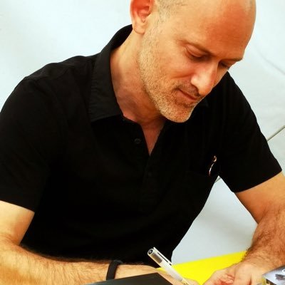 Gabrikatz's profile picture. Auteur de bouquins, et de BD, et de scénars, et j'en oublie peut-être.