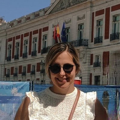 Madre. Periodista y profesora. Licenciada en Ciencias de la Información UCM. 🇮🇨