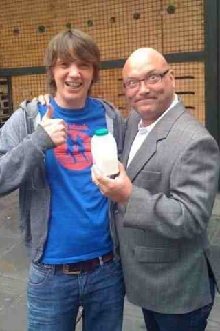 Barbs0's profile picture. Mainy sporting related, some comedy (re)tweets...