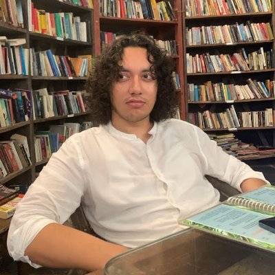 YashT_wari's profile picture. 