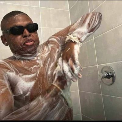 Mnumzanne's profile picture. Ukungazi kufana nokngaboni