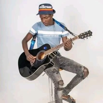 Njabulo mpofu is the one of musician in Africa Maskandi music