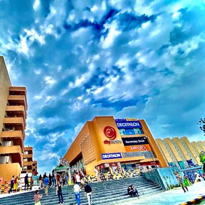 One of the most admired shopping destinations present in siliguri West Bengal
Shop and Eat at your safe place: City Centre Siliguri is #nowopen from 10AM-9:30PM